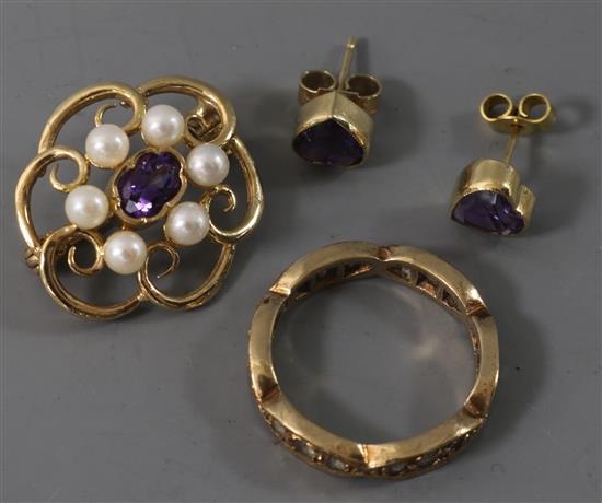 A 9ct gold gem set ring, a 9ct gold and cultured pearl brooch and a pair of 9ct gold and heart shaped amethyst earstuds.